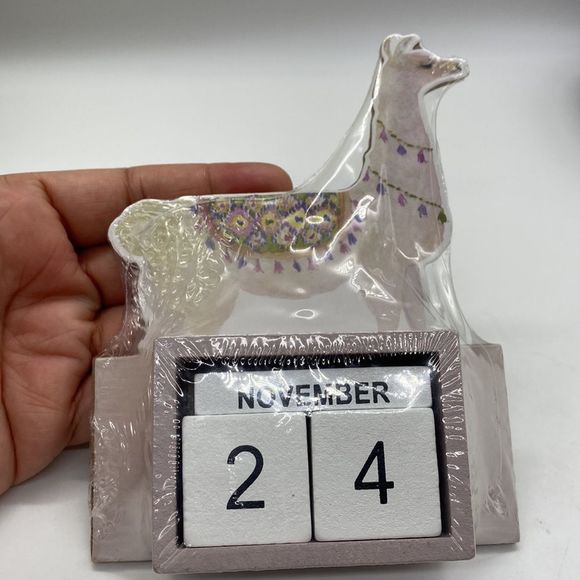 ✨ 🌵🦙 Llama Desk Perpetual Block Calendar 🦙✨🏷✨ - Picture 6 of 10